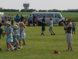 Country dancing2